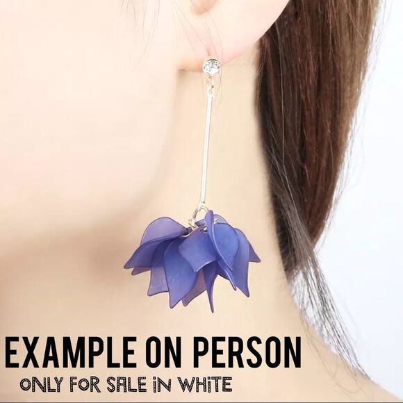 (H1) Long Flower Earrings - Picture 5 of 6